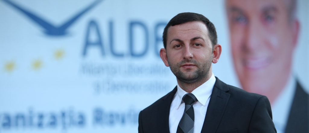 Video: Eftemie Popescu crede că primarul de la Rovinari ar trebui să preia conducerea ALDE Gorj!