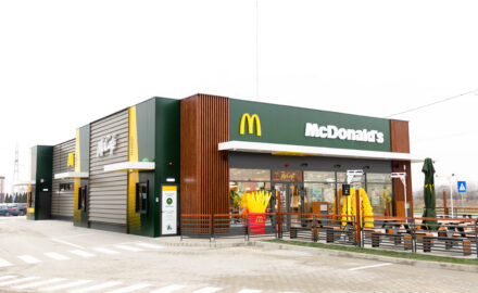 Vești bune! McDonald’s a deschis astăzi primul său restaurant în Târgu Jiu